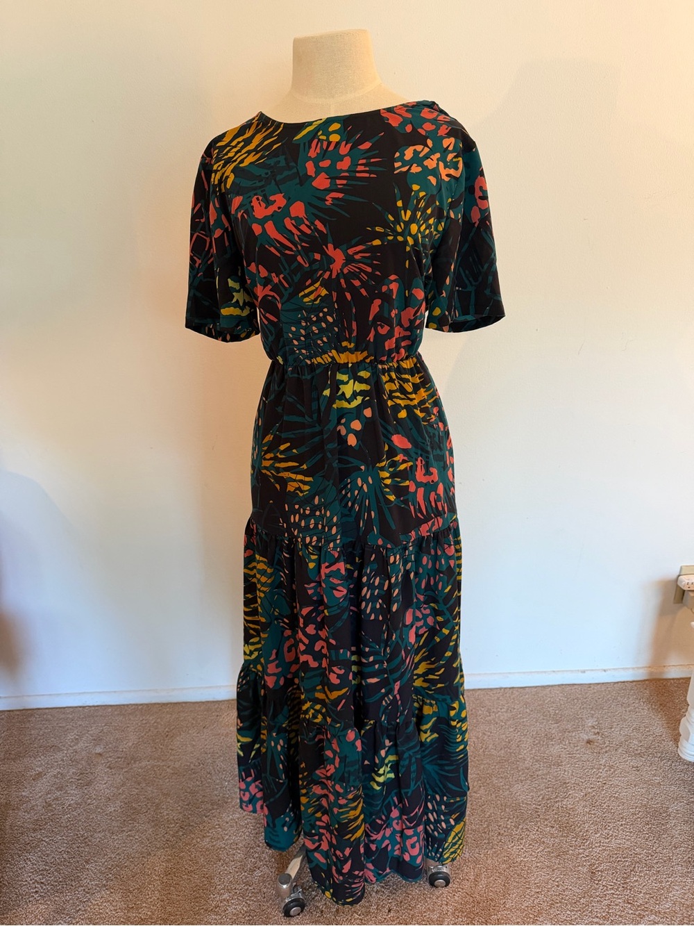 Boutique Tiered A-line Maxi Dress Short Sleeve